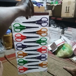 12 chiếc Kéo thủ công