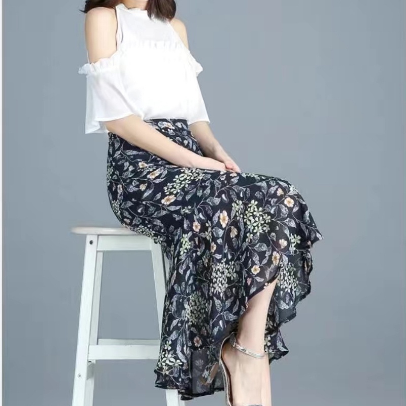 Chân váy họa tiết hoa thanh lịch trẻ trung cho nữ