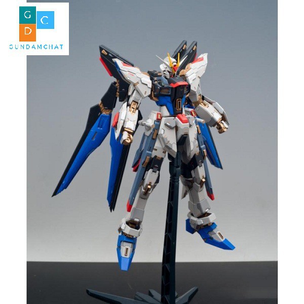 Mô hình Strike Freedom Gundam MG X20A- Siêu Mô Hình