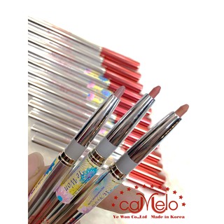 CHÌ KẺ VIỀN MÔI CAMELO ( Vặn 1 đầu)