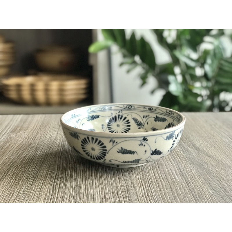 Bát tô men rạn cổ Bát Tràng hoạ tiết hoa cúc dây chàm vẽ tay