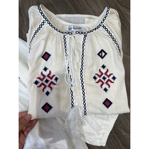 Áo thô thêu 330k -> 230k