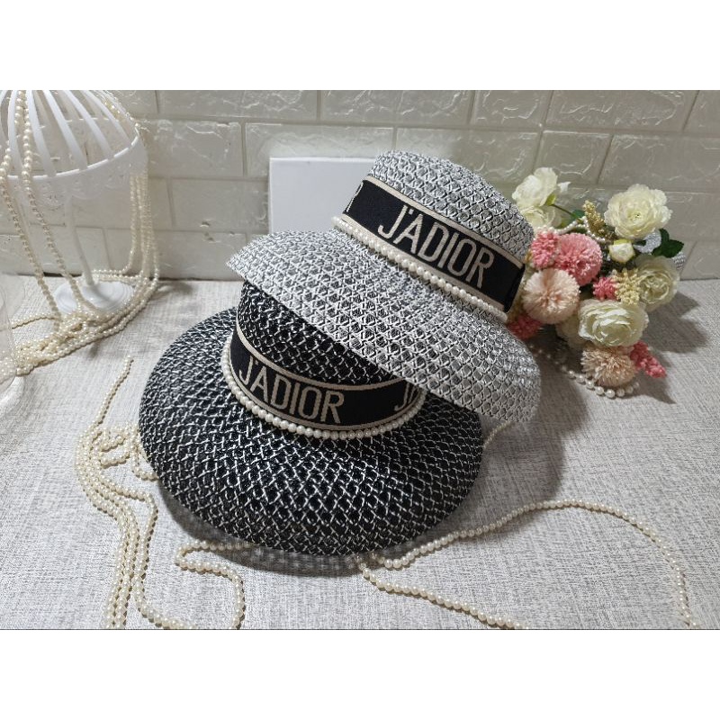 Mu đi biển sang chảnh kiểu lồng đèn
