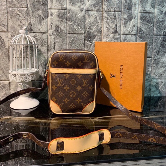 LV dáng unisex cho cả nam và nữ