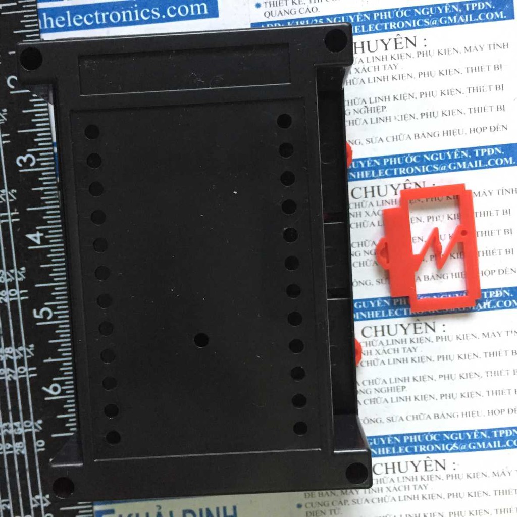 Hộp nhựa mach điện PLC 145*90*40mm màu đen, gắn trên thanh DIN kde3203
