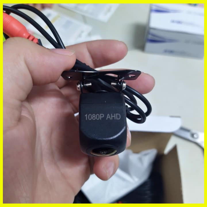 Camera lùi AHD lắp cho xe hơi