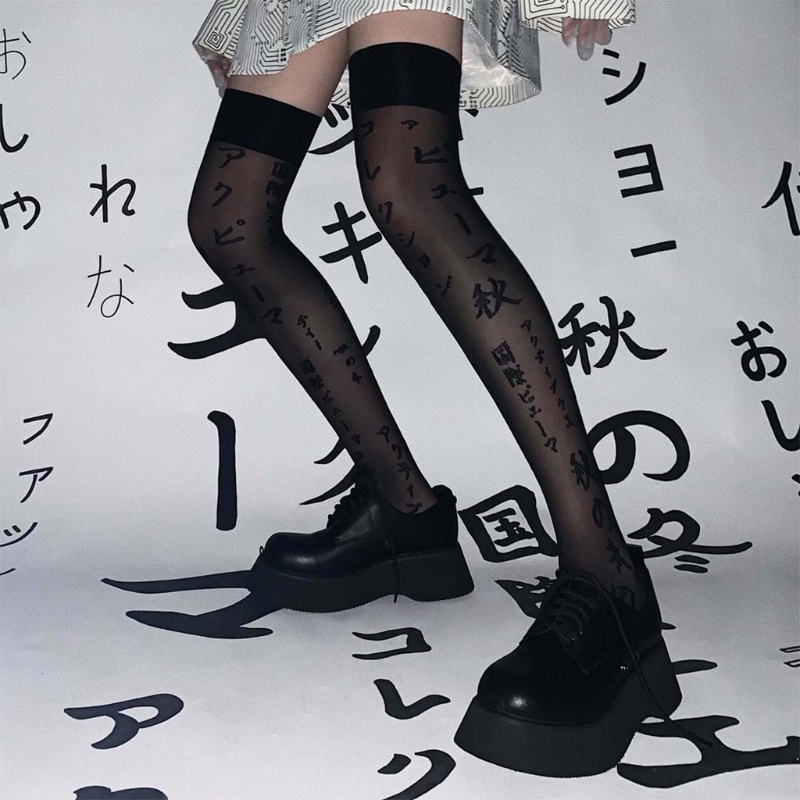 Đôi vớ dài qua gối in chữ phong cách Harajuku màu đen cho nữ