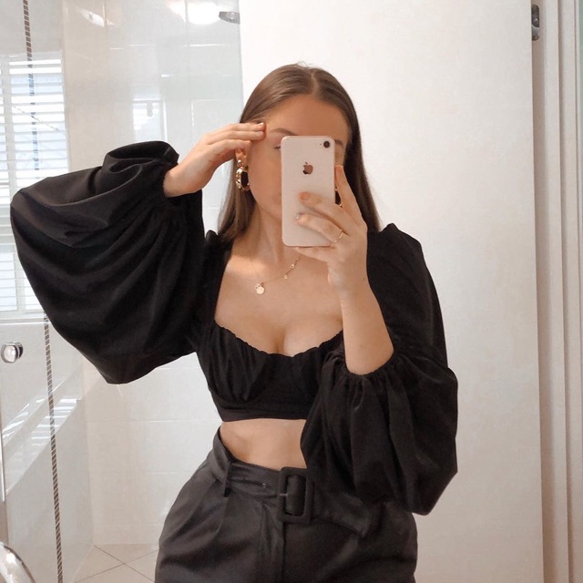 The Liv Blouse - áo lụa satin nhũ hở lưng | BigBuy360 - bigbuy360.vn