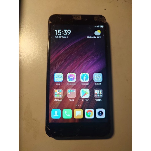 Điện thoại Xiaomi Redmi 4x, 2 sim, bị nứt kính nhg dùng bthg