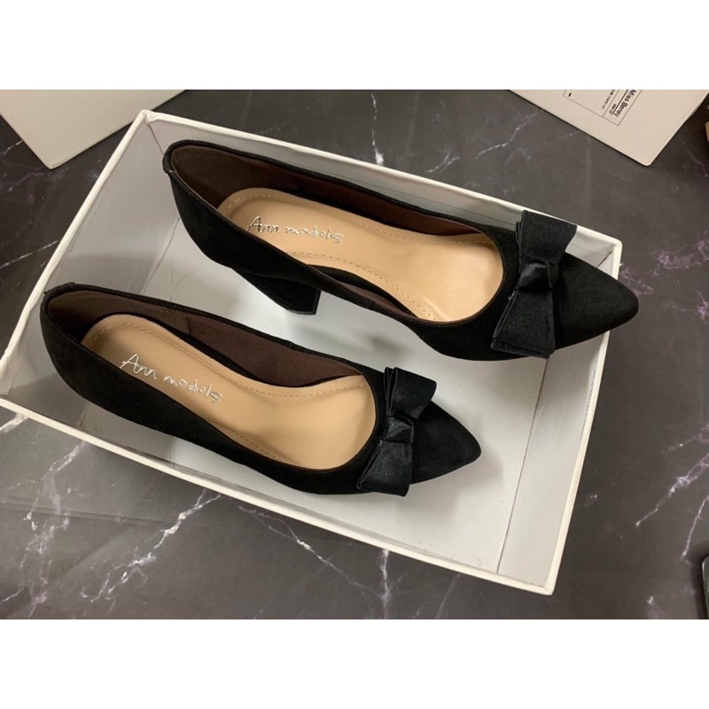 Giầy gót trụ nơ vải xếp siêu xinh