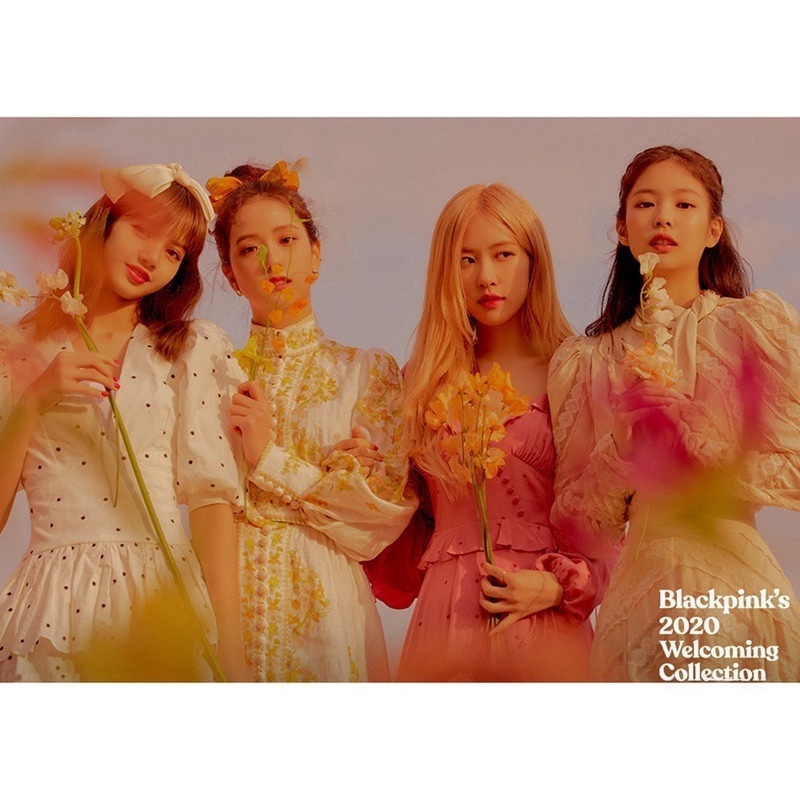 Poster dán tường in hình nhóm nhạc BlackPink dùng để trang trí nhà