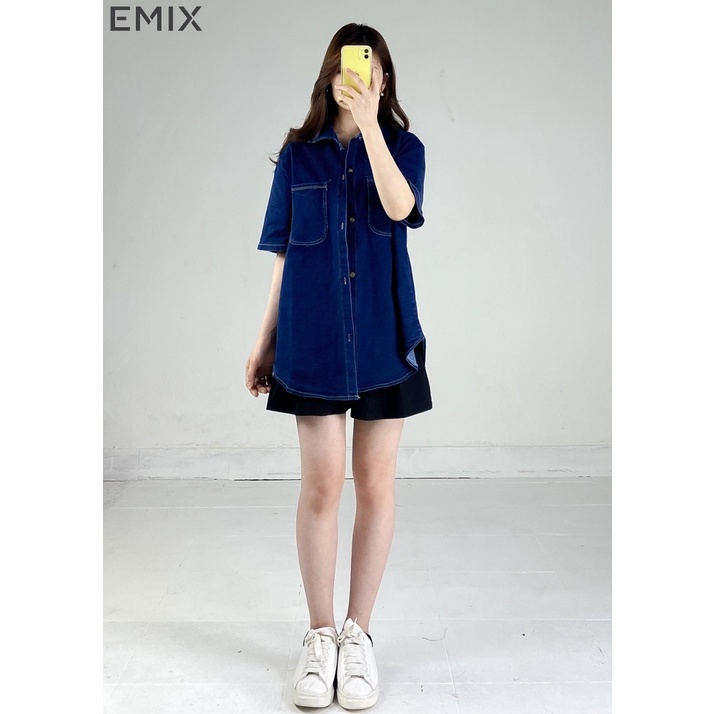 Áo sơ mi bò thêu EMIX (màu xanh), freesize, dáng rộng, cộc tay, có túi trước, cổ V, chất bò mềm, giãn nhẹ