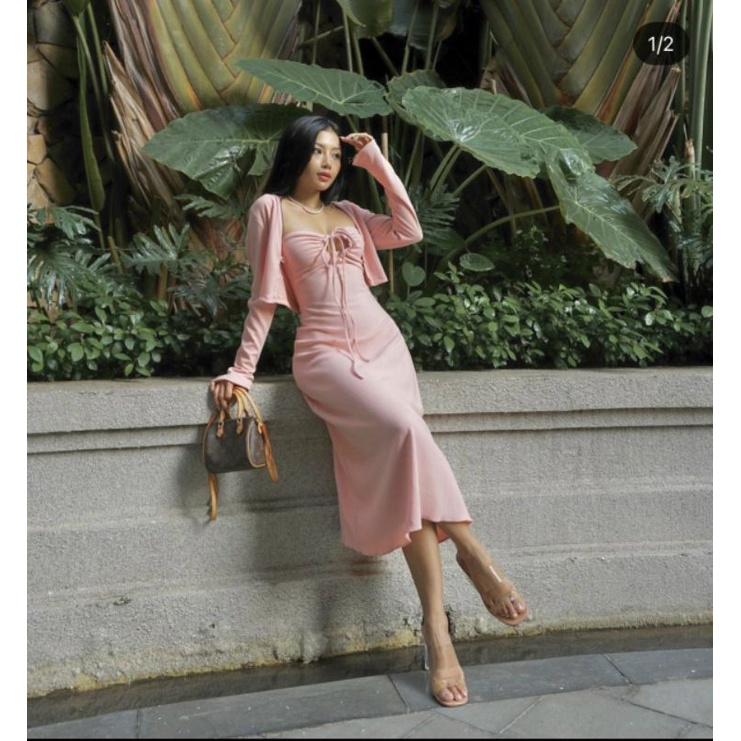 SET ĐẦM HỒNG KHOEN NGỰC KÈM KHOÁC CROP