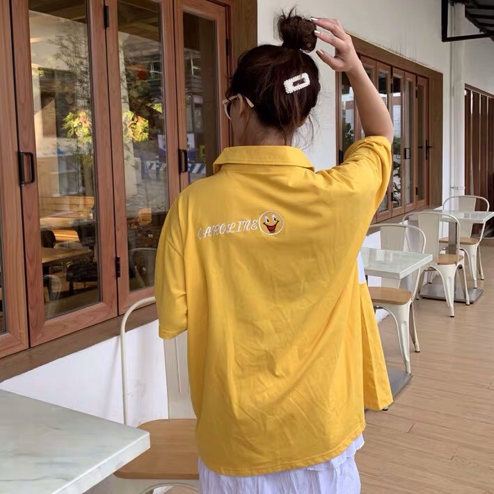Áo Thun Có Cổ Phối Màu Phía Trước Kèm Chữ CAROLINE Sau Gáy Mẫu Mới TTS0593