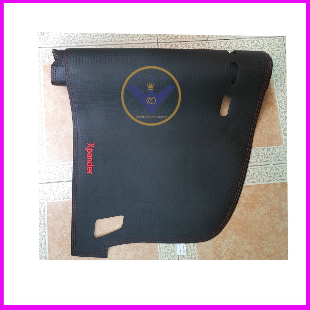 Thảm Taplo Mitsubishi Xpander 2022-2023 da vân carbon hoặc nhung chống nóng, chống chói