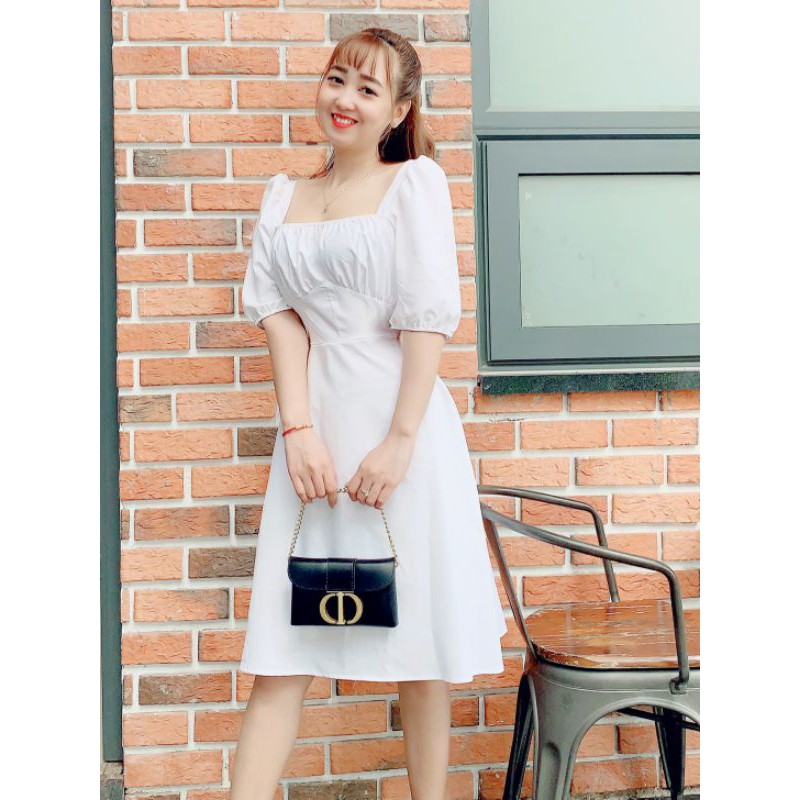 ĐẦM TRẮNG CỔ VUÔNG