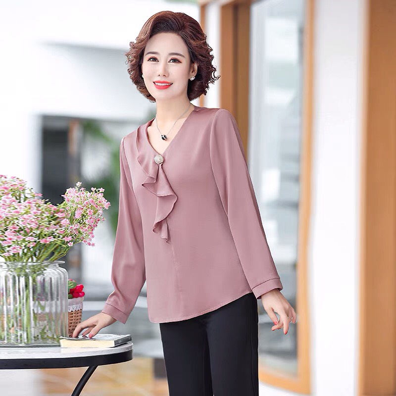 Áo sơ mi nữ trung niên Thiên Tú kiểu dáng tinh tế sang trọng , chất liệu voan thoáng mát dễ chịu thấm hút mồ hôi tốt