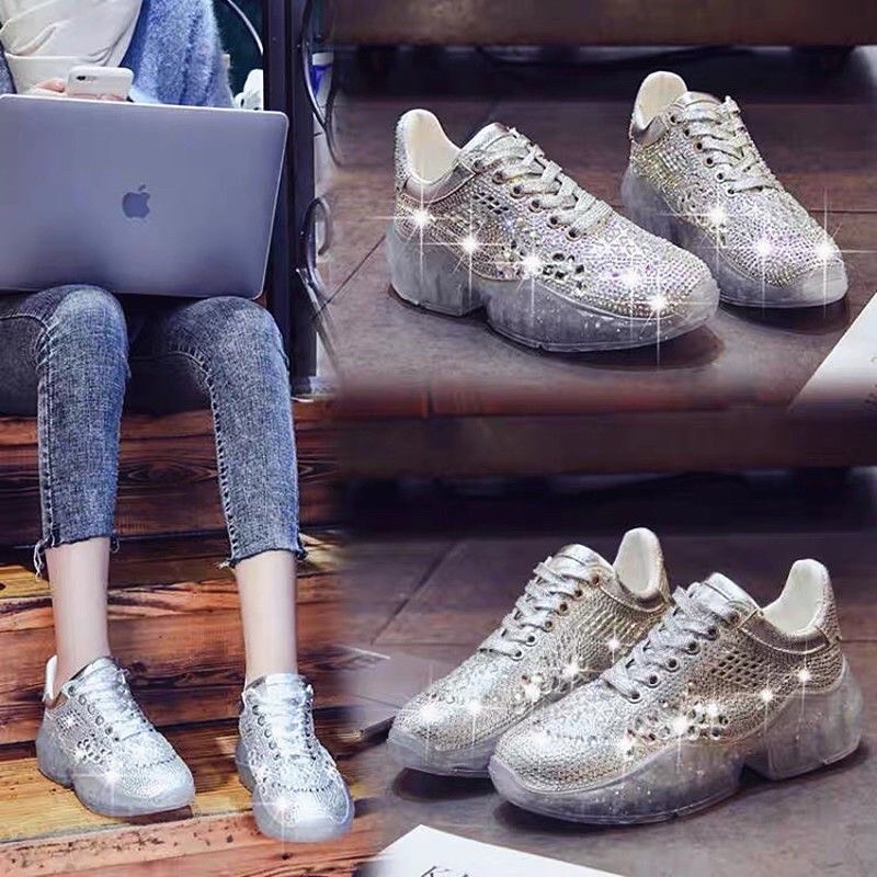 Giày đá lấp lánh