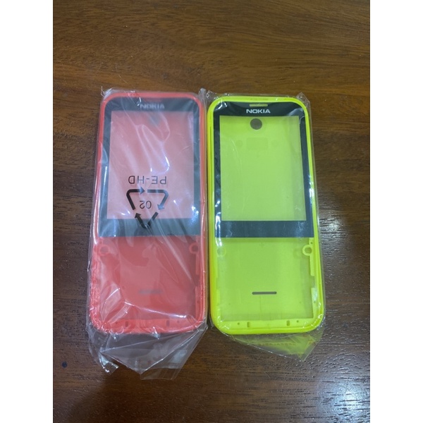 Vỏ Nokia 225 mặt trước nắp sau và có vỏ xương đủ màu