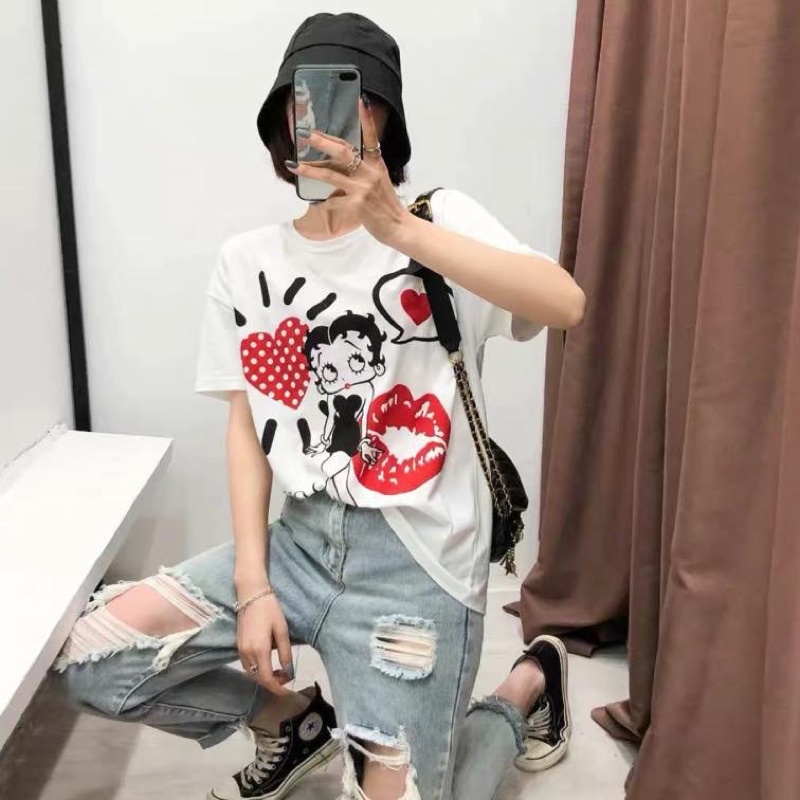 Áo phông hoạ tiết Betty Boops Stradivarius