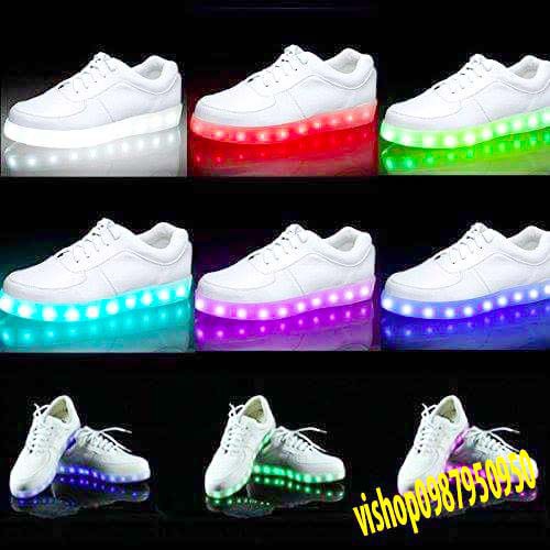 [TRẮNG]-Giày trắng phát sáng đèn led 7 màu -(nam nữ ) cá tính Hàn Quốc-Giày phát sáng màu trắng trơn tru phát sáng 8 độ