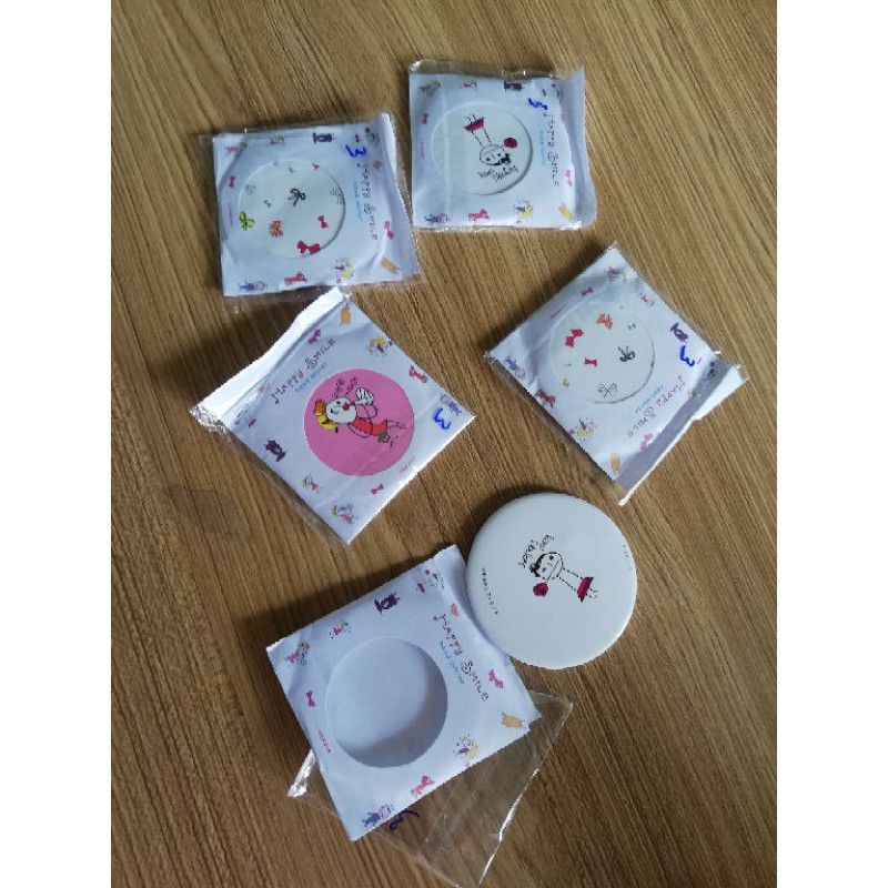 Gương mini cầm tay hàn quốc hình ngẫu nhiên
