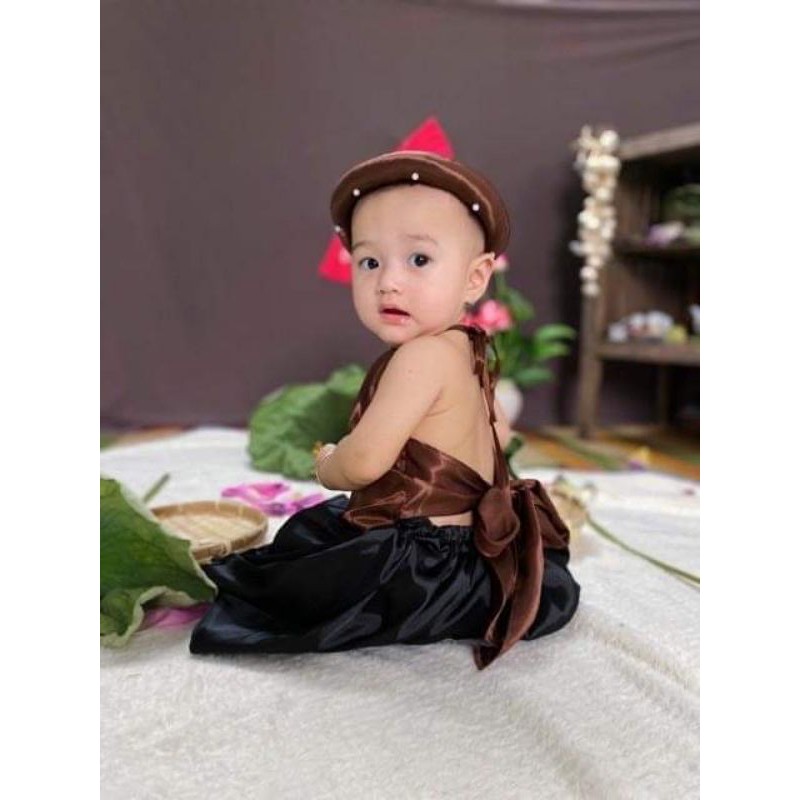 Yếm đào xinh cho bé