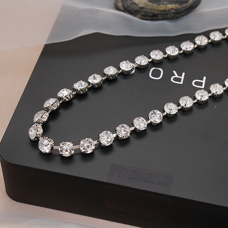 Vòng Cổ Choker Đính Kim Cương Sáng Bóng Thanh Lịch Mới Cho Nữ