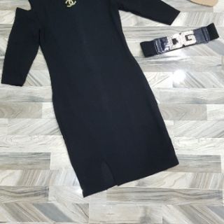 Đầm body hở vai xẻ tà