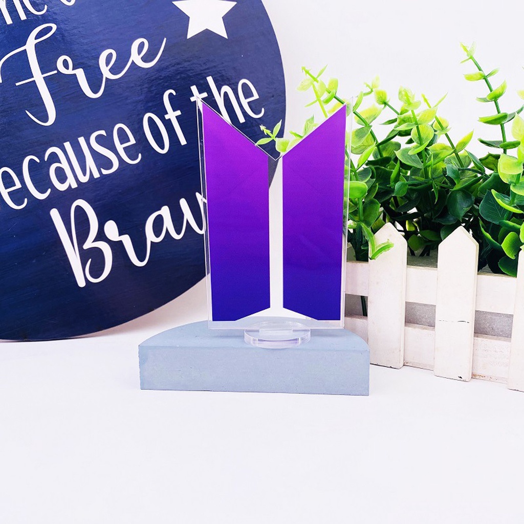 Thẻ Acrylic Hai Mặt In Hình Nhóm Nhạc Bts Để Bàn Trang Trí