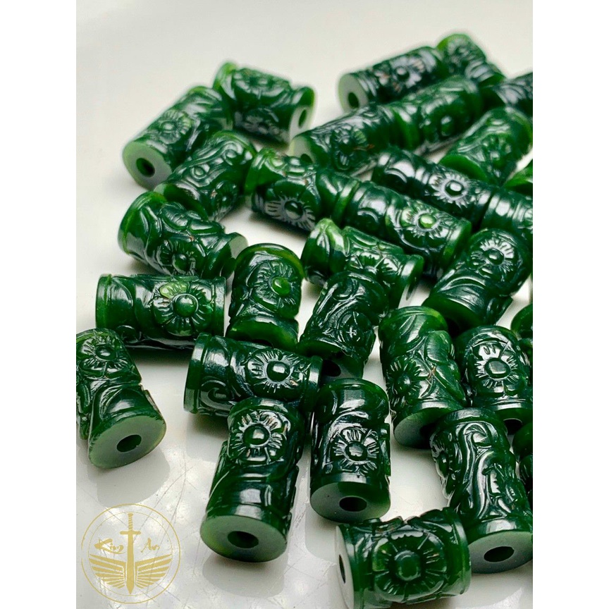 Lu thống chạm hoa sen đá ngoc bích