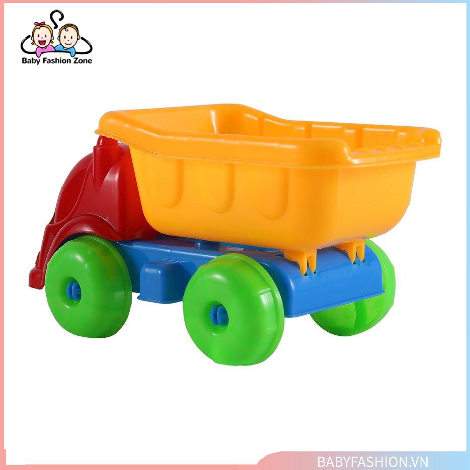 Bộ đồ chơi xe xúc cát gồm 11 sản phẩm dành cho bé ở bãi biển