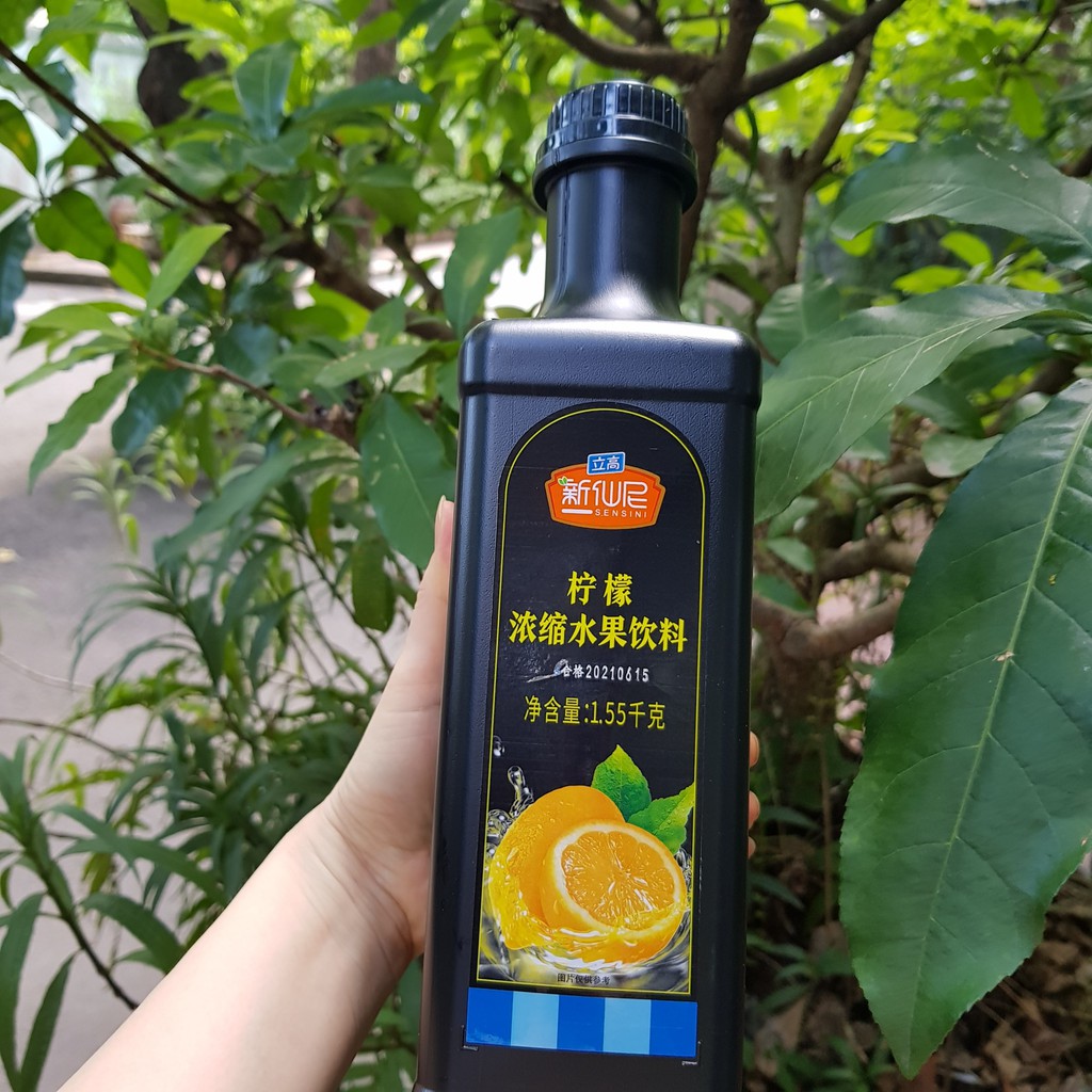 Siro chanh vàng SENSINI chai 1.55kg