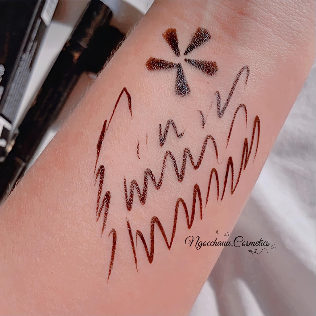 Bút kẻ mắt 2 đầu trang điểm thần thánh