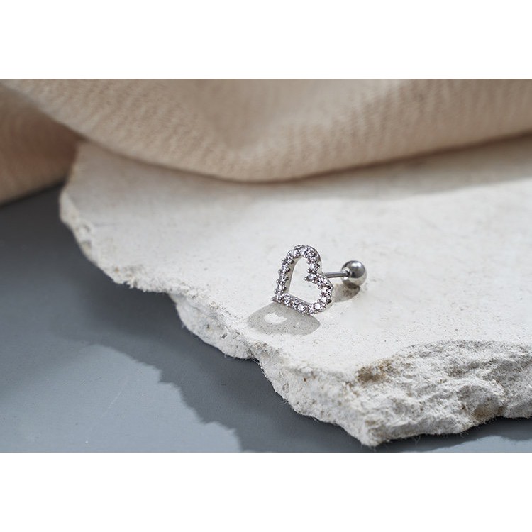 Heart Empty Earring khuyên tai titan trái tim đá không gỉ không đen không dị ứng nam nữ unisex