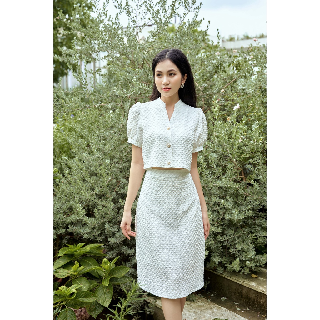 Set áo croptop chân váy dáng dài màu trắng chất xốp YAME YS24 BALI