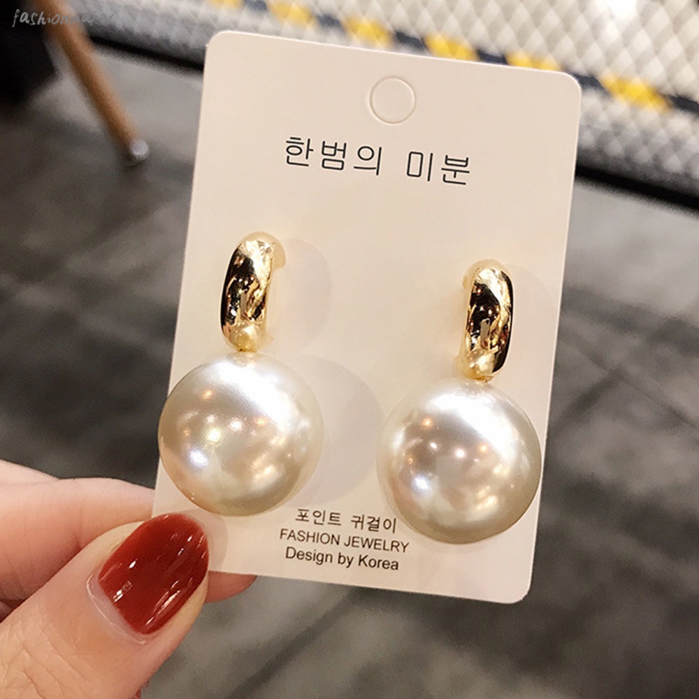 Đôi bông tai mạ bạc đính ngọc trai giả đơn giản phong cách Hàn Quốc