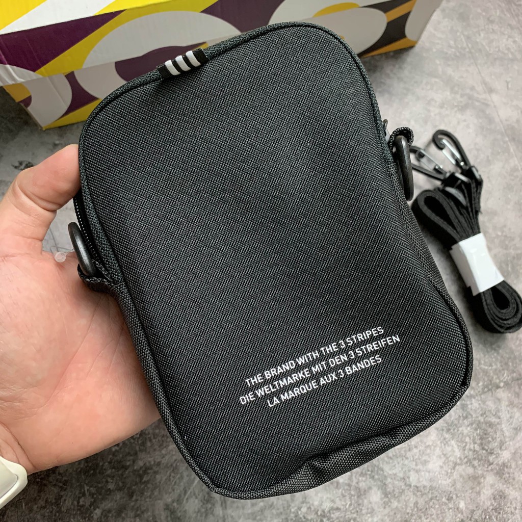 💥  Túi đeo chéo Mini Trefoil Festival Sample 2023 - GQ3292 / HÀNG XUẤT DƯ XỊN