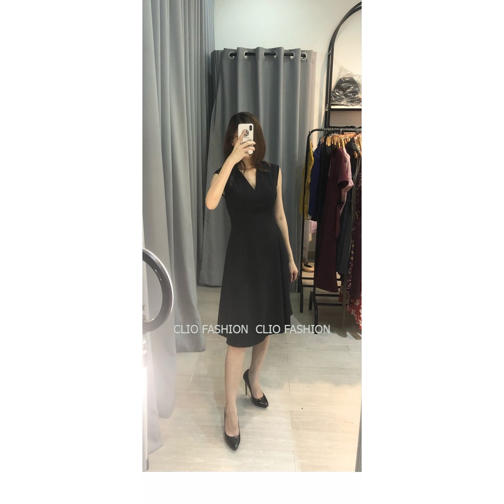 Đầm T.ommy đen cổ V
