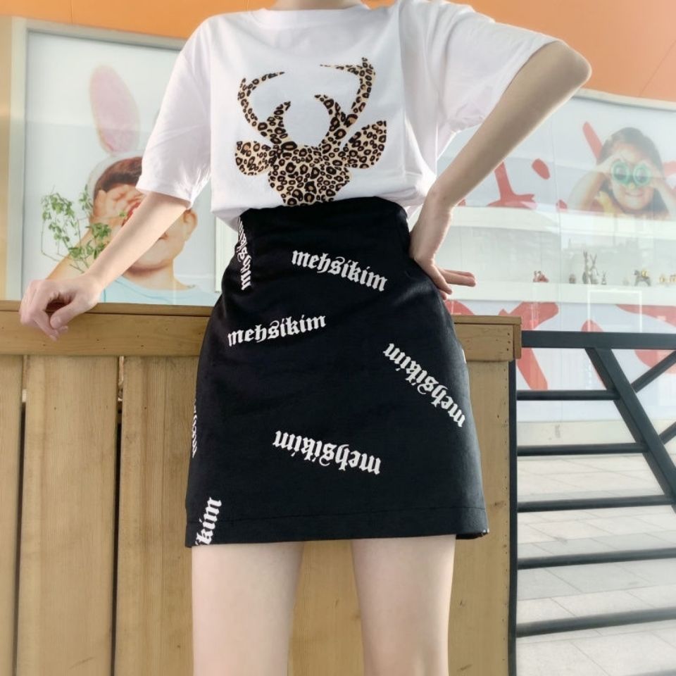 [Mã FAMAYWA giảm 10K đơn 50K] Chân Váy Chữ A In Họa Tiết Graffiti Thời Trang 2021 | BigBuy360 - bigbuy360.vn