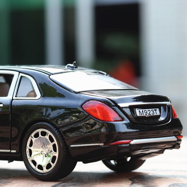 Mô hình xe MAYBACH S600 1:24 XLG