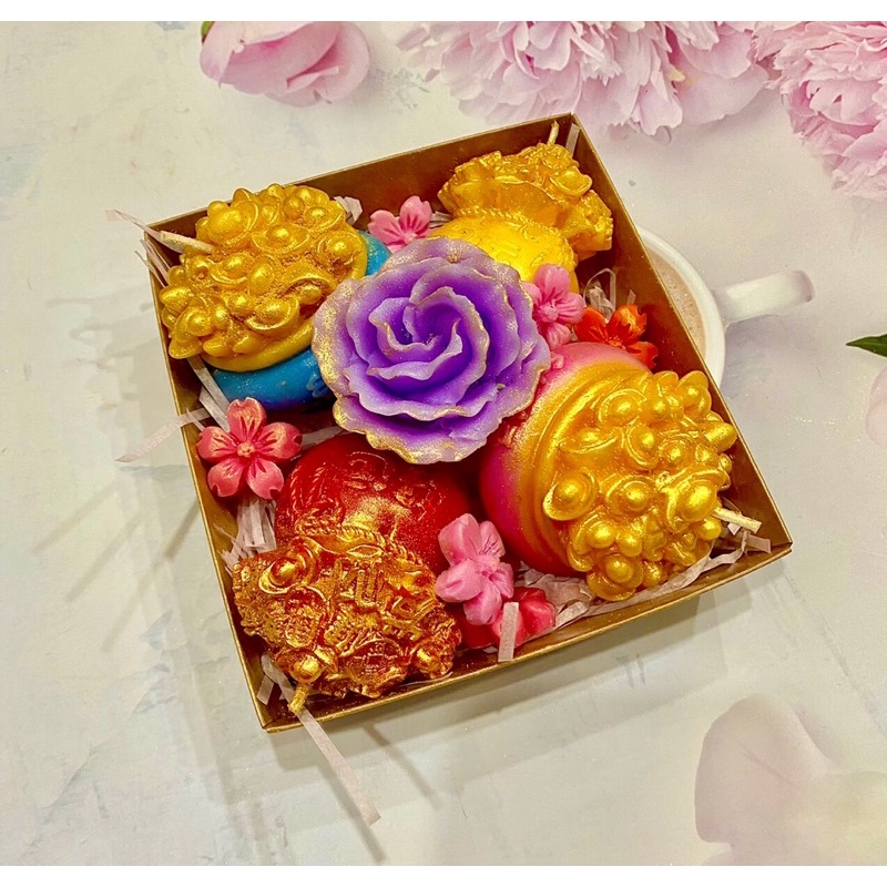 Set 4 nến bơ hũ vàng tài lộc tặng kèm 1 hoa sáp