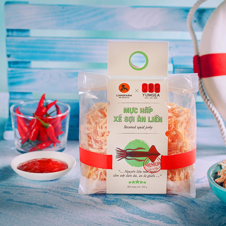 Mực hấp xé sợi ăn liền Yumsea, 260g, bịch, mẫu mawashi L'angfarm