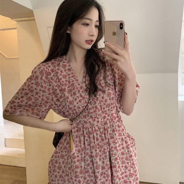 Đầm Perty in hoa dáng xòe ngắn tay cổ chữ V ôm eo thời trang hè mới cho nữ