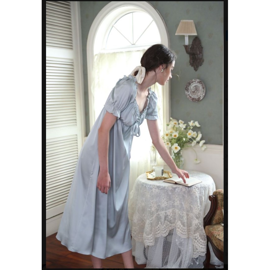 Đầm ngủ lụa thiết kế cao cấp tay ngắn viền bèo | BigBuy360 - bigbuy360.vn