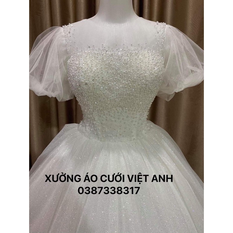 Áo cưới tay búp xinh làm bằng vải kim tuyến mịn