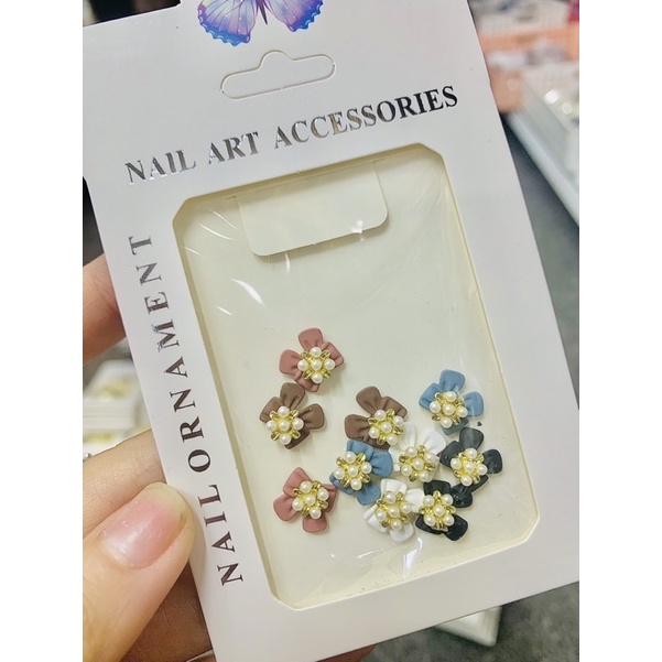 Sét cham đính móng