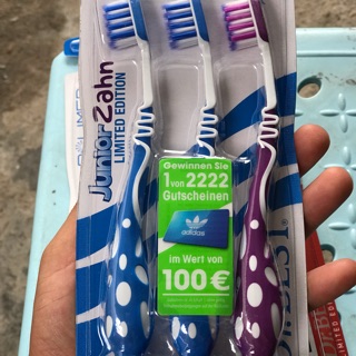 BÀN CHẢI TRẺ EM DR. BEST 3 chiếc/1 vỉ cho trẻ từ 6 tuổi trở lên