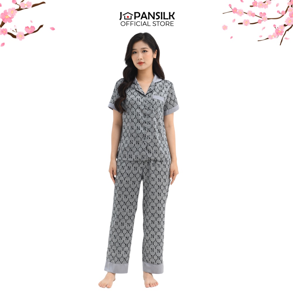 Bộ đồ ngủ Pijama lụa JAPAN SILIK, áo cộc quần dài họa tiết NY màu đen xám tôn dáng CD024