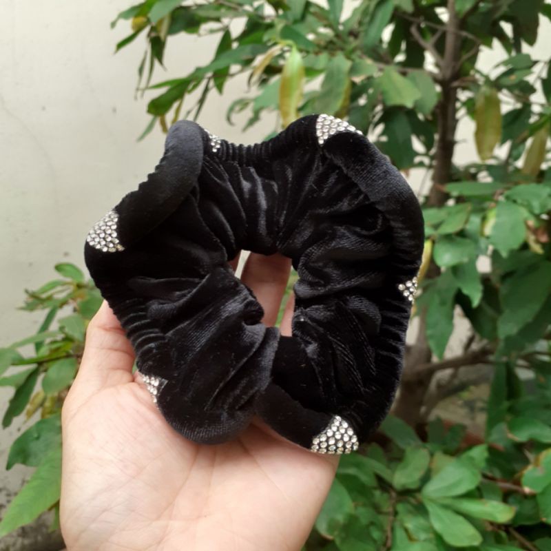 Cột tóc vải nhung đính hạt kiểu siêu xinh
